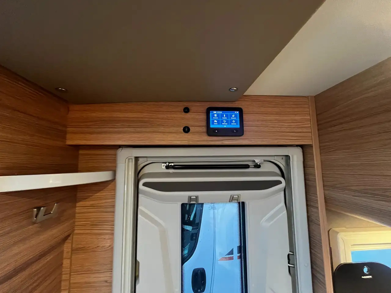 Autocaravana perfilada novo Weinsberg CaraCompact 600 MEG Pepper Mietwagen Verfügbar: foto 14