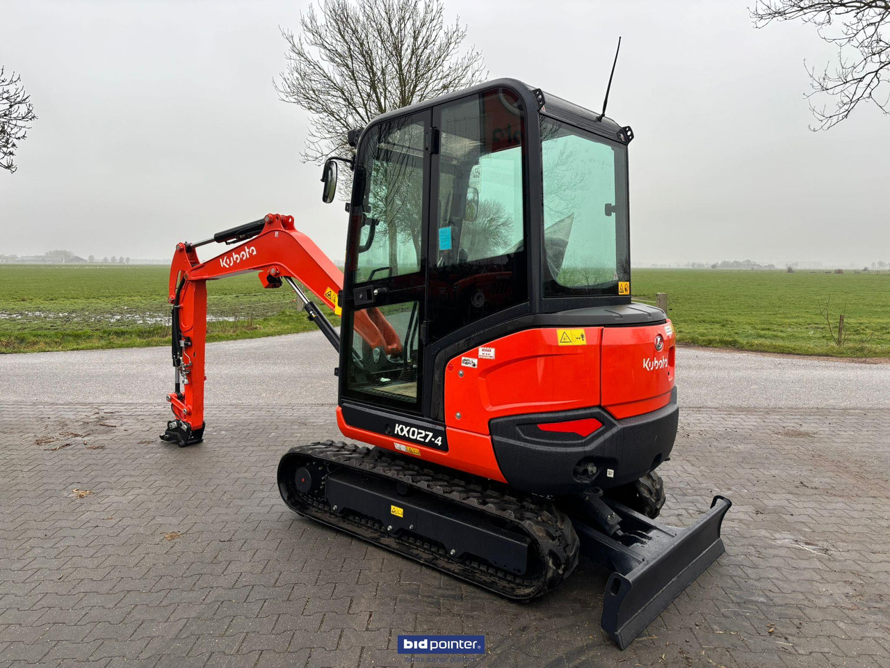 Kubota KX 027 - 4 GL minigraver - Mini escavadeira: foto 1 Kubota KX 027 - 4 GL minigraver - Mini escavadeira: foto 1