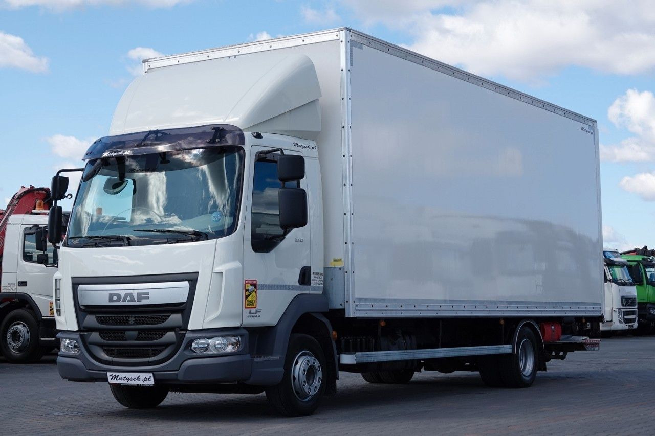 DAF LF 210 / KONTENER - 7 M / SOLÓWKA / WINDA DHOLLA - Camião furgão: foto 1 DAF LF 210 / KONTENER - 7 M / SOLÓWKA / WINDA DHOLLA - Camião furgão: foto 1