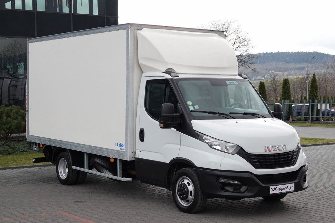 Iveco DAILY 3.0 / KONTENER-FURGON / WINDA 750 KG / DMC - Carrinha frigorífica: foto 2 Iveco DAILY 3.0 / KONTENER-FURGON / WINDA 750 KG / DMC - Carrinha frigorífica: foto 2