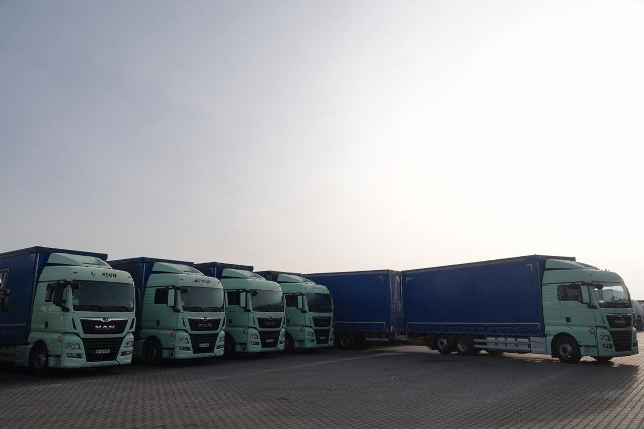 Camião de lona novo MAN TGX 26.460 / ZESTAW TANDEM PRZEJAZDOWY / 120 M3: foto 14