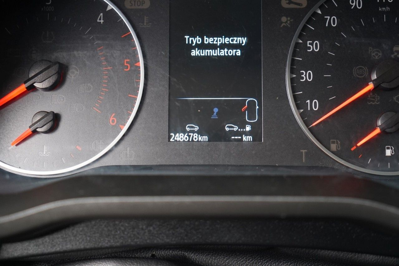 Furgão de passageiros Renault TRAFIC III / BUS / 9 MIEJSC / 2022 ROK / PIERWSZ: foto 19 Furgão de passageiros Renault TRAFIC III / BUS / 9 MIEJSC / 2022 ROK / PIERWSZ: foto 19