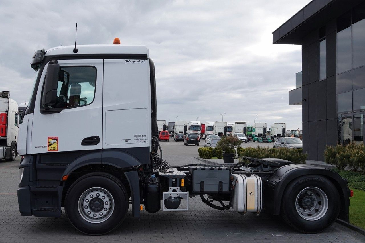 Mercedes-Benz ACTROS 1843 / RETARDER / HYDRAULIKA / NISKA KABI Mercedes-Benz ACTROS 1843 / RETARDER / HYDRAULIKA / NISKA KABI - Tractor: foto 3 Mercedes-Benz ACTROS 1843 / RETARDER / HYDRAULIKA / NISKA KABI Mercedes-Benz ACTROS 1843 / RETARDER / HYDRAULIKA / NISKA KABI - Tractor: foto 3
