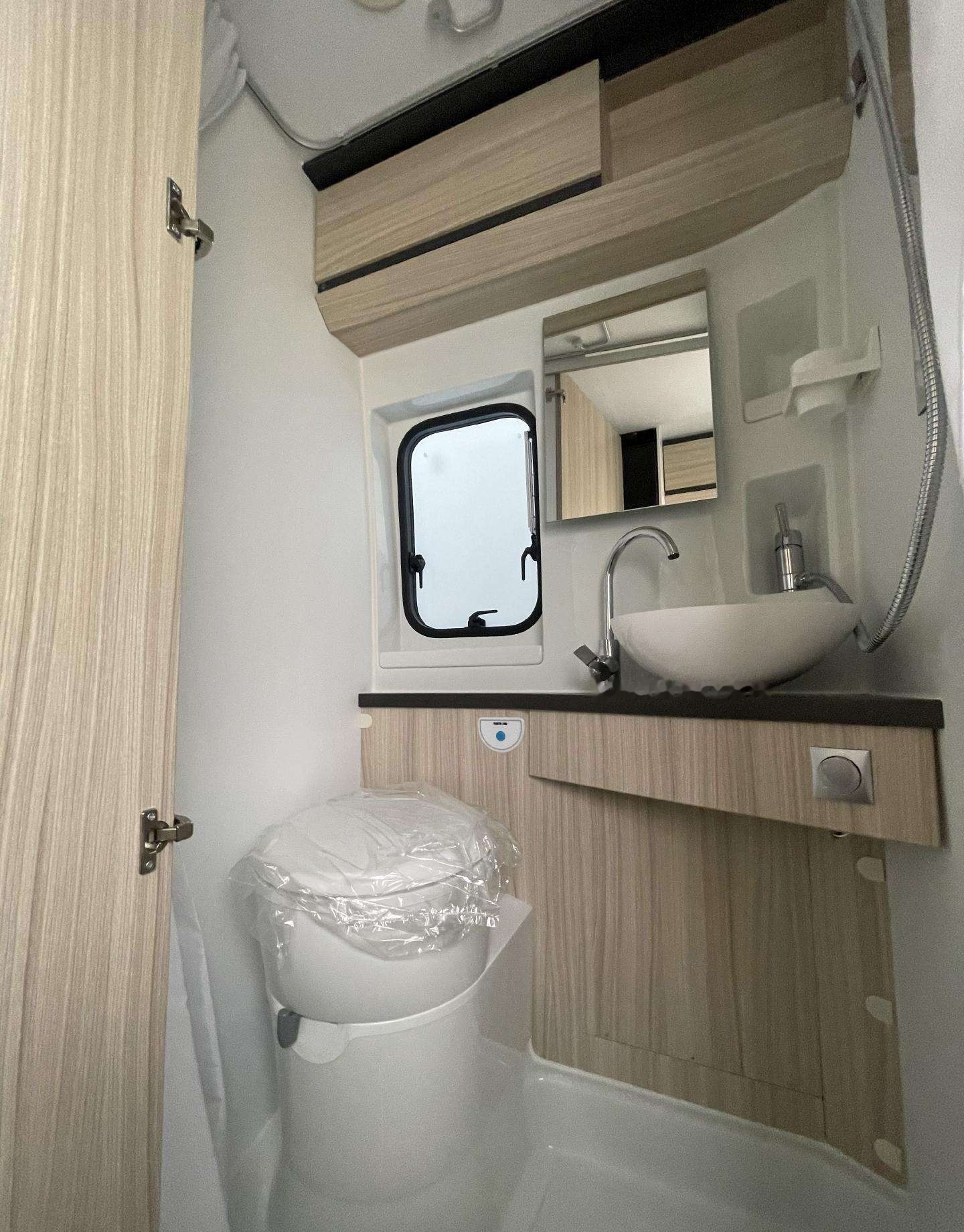 Campervan novo ADRIA Twin Axess 640SL: foto 7