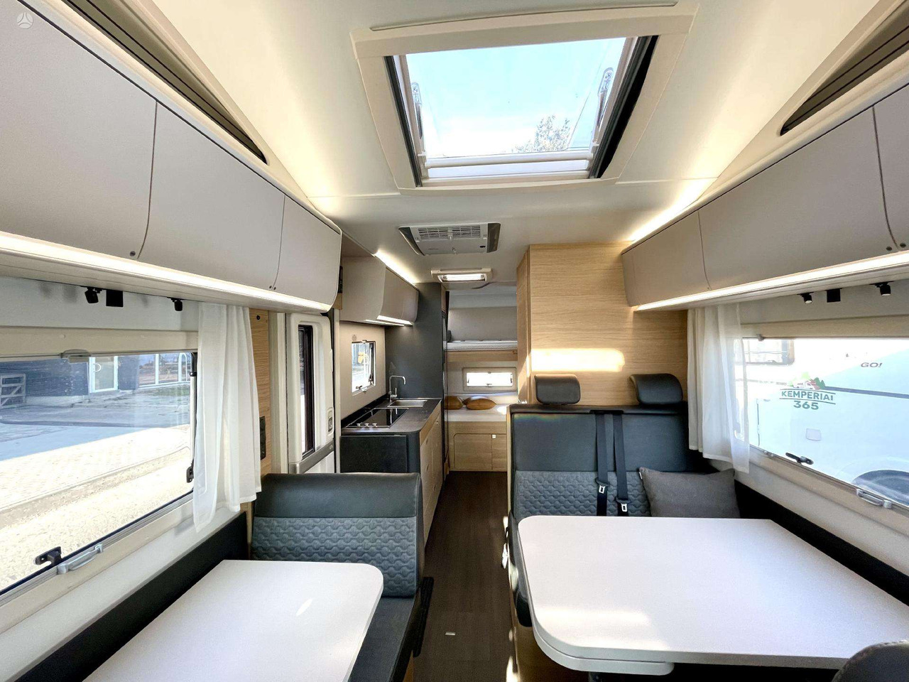 Adria Coral XL 650DK - Autocaravana capucine: foto 4 Adria Coral XL 650DK - Autocaravana capucine: foto 4