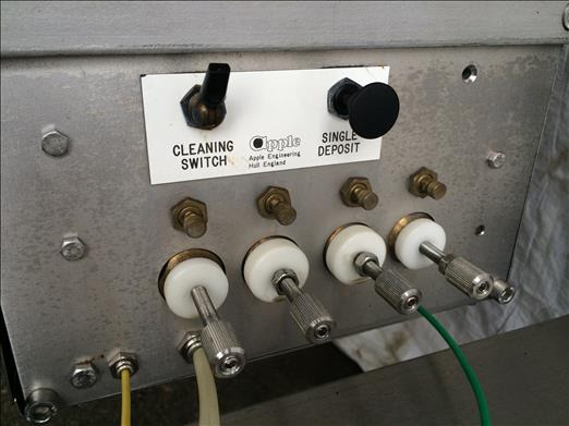 Apple Engineering MD65 Four head pneumatic depositor - Equipamento de processamento de alimentos: foto 5 Apple Engineering MD65 Four head pneumatic depositor - Equipamento de processamento de alimentos: foto 5