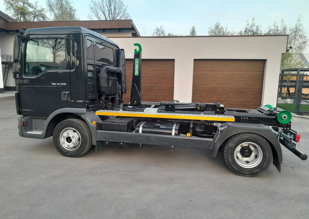 MAN TGL 12.250 nowe urządzenie hakowe SKIBICKI HKS 8/3300 ATEGO / TGM - Camião polibenne: foto 3 MAN TGL 12.250 nowe urządzenie hakowe SKIBICKI HKS 8/3300 ATEGO / TGM - Camião polibenne: foto 3
