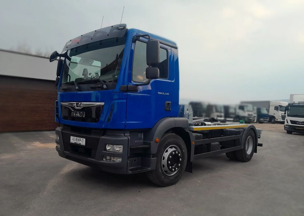 MAN TGM 18.340 urządzenie hakowe AXOR - Camião polibenne: foto 1 MAN TGM 18.340 urządzenie hakowe AXOR - Camião polibenne: foto 1