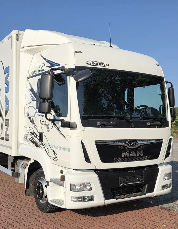 Camião furgão MAN TGL 12.250 / KONTENER / IZOTERMA / WINDA / 2019R / EURO 6 / PEŁEN SERWIS /  6 TON ŁADOWNOŚĆ  / SPROWADZONY / ZADBANY / JAK NOWY /  KSIĄŻKA SERWISOWA / E6 / 17 PALET: foto 14