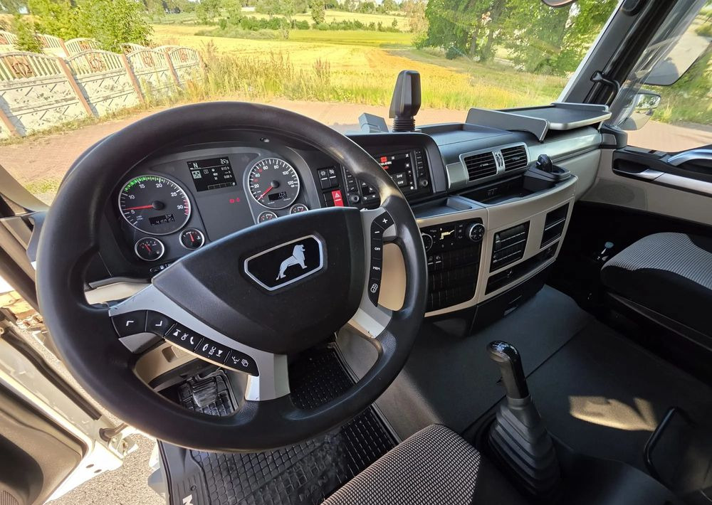 Camião de lona MAN TGM 15.290 / BURTO-FIRANKA / CAŁY NA PODUSZKACH /KLIMA POSTOJOWA / 2018R /  NISKI PRZEBIEG / 18 PALET / E6 / JAK NOWY / WINDA /: foto 17