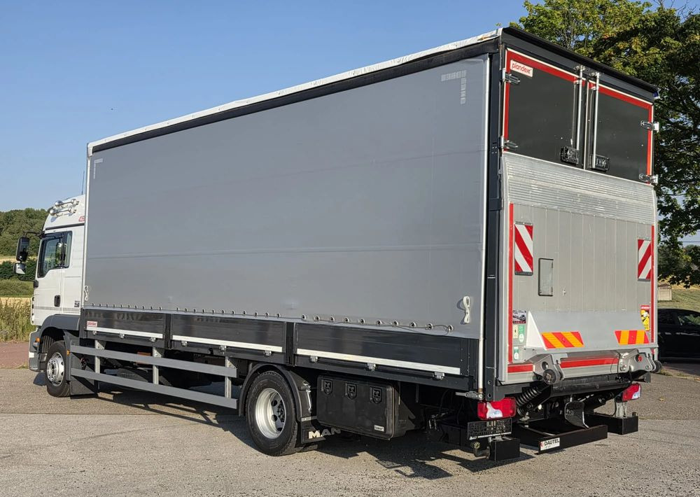 MAN TGM 15.290 / BURTO-FIRANKA / CAŁY NA PODUSZKACH /KLIMA POSTOJOWA / 2018R / NISKI PRZEBIEG / 18 PALET / E6 / JAK NOWY / WINDA / - Camião de lona: foto 3 MAN TGM 15.290 / BURTO-FIRANKA / CAŁY NA PODUSZKACH /KLIMA POSTOJOWA / 2018R / NISKI PRZEBIEG / 18 PALET / E6 / JAK NOWY / WINDA / - Camião de lona: foto 3