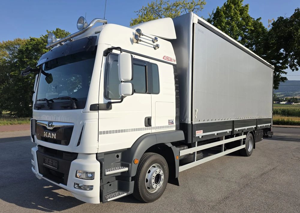 MAN TGM 15.290 / BURTO-FIRANKA / CAŁY NA PODUSZKACH /KLIMA POSTOJOWA / 2018R / NISKI PRZEBIEG / 18 PALET / E6 / JAK NOWY / WINDA / - Camião de lona: foto 2 MAN TGM 15.290 / BURTO-FIRANKA / CAŁY NA PODUSZKACH /KLIMA POSTOJOWA / 2018R / NISKI PRZEBIEG / 18 PALET / E6 / JAK NOWY / WINDA / - Camião de lona: foto 2