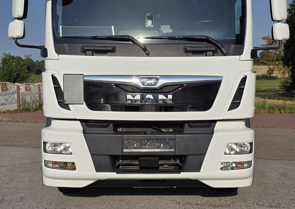 Camião de lona MAN TGM 15.290 / BURTO-FIRANKA / CAŁY NA PODUSZKACH /KLIMA POSTOJOWA / 2018R /  NISKI PRZEBIEG / 18 PALET / E6 / JAK NOWY / WINDA /: foto 10