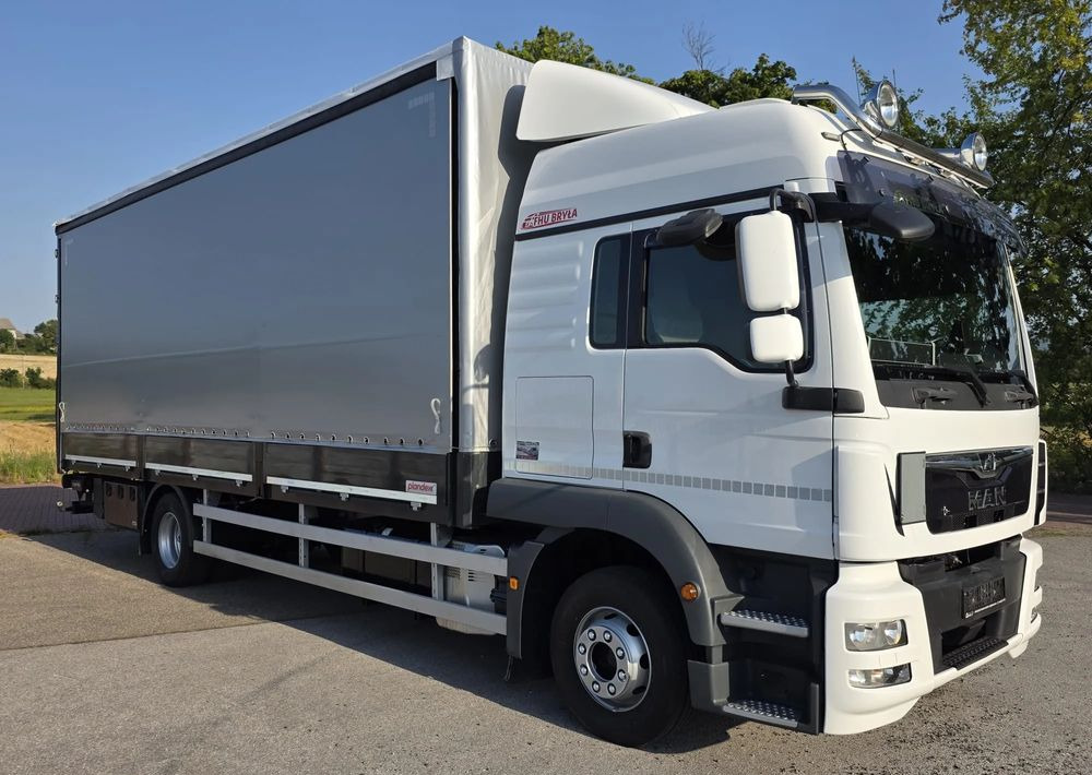 MAN TGM 15.290 / BURTO-FIRANKA / CAŁY NA PODUSZKACH /KLIMA POSTOJOWA / 2018R / NISKI PRZEBIEG / 18 PALET / E6 / JAK NOWY / WINDA / - Camião de lona: foto 1 MAN TGM 15.290 / BURTO-FIRANKA / CAŁY NA PODUSZKACH /KLIMA POSTOJOWA / 2018R / NISKI PRZEBIEG / 18 PALET / E6 / JAK NOWY / WINDA / - Camião de lona: foto 1