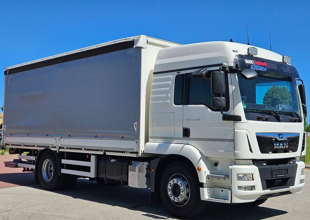 MAN TGM 15.290/E6/FIRANKA/BURTO-FIRANKA/SZKOŁA JAZDY/MAŁY ROZSTAW OSI/16PALET/WINDA/NISKI PRZEBIEG/2019/SERWISOWANY/JAK NOWY - Camião de lona: foto 2 MAN TGM 15.290/E6/FIRANKA/BURTO-FIRANKA/SZKOŁA JAZDY/MAŁY ROZSTAW OSI/16PALET/WINDA/NISKI PRZEBIEG/2019/SERWISOWANY/JAK NOWY - Camião de lona: foto 2