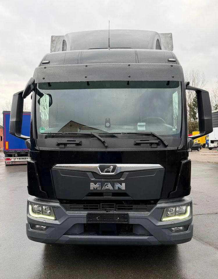 MAN TGM 15.290 / NOWY MODEL / E6 / 18PALET / 7720 ŁADOWNOŚĆ / SERWISOWANY / NOWY TACHOGRAF / NISKI PRZEBIEG / WINDA / FIRANKA / SPROWADZONY / 2022 / NISKI PRZEBIEG /PIERWSZY WŁAŚCICIEL/ - Camião de lona: foto 3 MAN TGM 15.290 / NOWY MODEL / E6 / 18PALET / 7720 ŁADOWNOŚĆ / SERWISOWANY / NOWY TACHOGRAF / NISKI PRZEBIEG / WINDA / FIRANKA / SPROWADZONY / 2022 / NISKI PRZEBIEG /PIERWSZY WŁAŚCICIEL/ - Camião de lona: foto 3