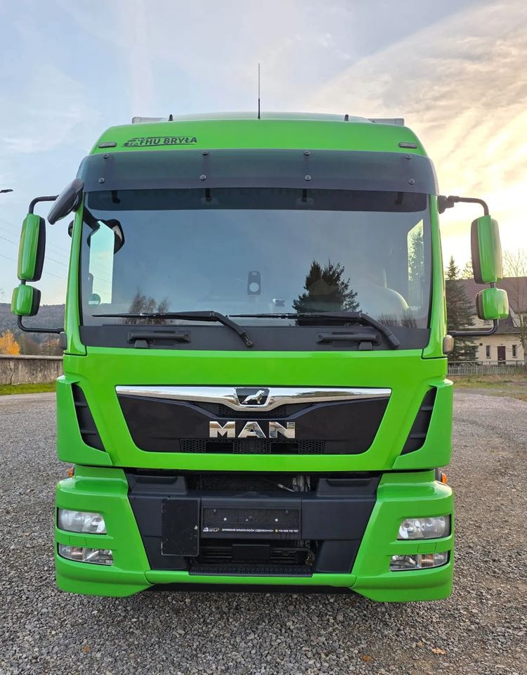 MAN TGM 18.320 / 18.290 / 15.290 / IZOTERMA / WINDA / 19PALET / E6 / 08.2018 / LIFT / SPROWADZONY / AUTOMAT / SYPIALKA / PIERWSZY WŁAŚCICIEL / BOCZNE DRZWI / STAN BARDZO DOBRY - Camião frigorífico: foto 3 MAN TGM 18.320 / 18.290 / 15.290 / IZOTERMA / WINDA / 19PALET / E6 / 08.2018 / LIFT / SPROWADZONY / AUTOMAT / SYPIALKA / PIERWSZY WŁAŚCICIEL / BOCZNE DRZWI / STAN BARDZO DOBRY - Camião frigorífico: foto 3