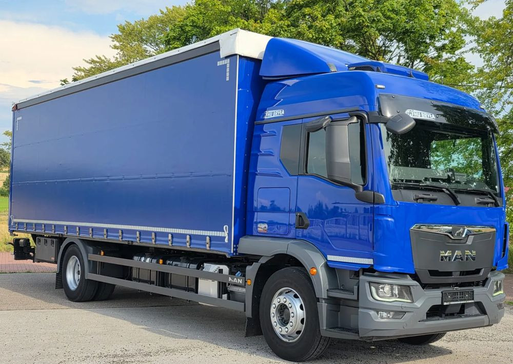MAN TGM 18.320 / 18.290 / NOWY MODEL / E6 / 20PALET / 9200 ŁADOWNOŚĆ / SERWISOWANY / NISKI PRZEBIEG / WINDA / FIRANKA / SPROWADZONY / 2021 / NISKI PRZEBIEG /PIERWSZY WŁAŚCICIEL/ - Camião de lona: foto 1 MAN TGM 18.320 / 18.290 / NOWY MODEL / E6 / 20PALET / 9200 ŁADOWNOŚĆ / SERWISOWANY / NISKI PRZEBIEG / WINDA / FIRANKA / SPROWADZONY / 2021 / NISKI PRZEBIEG /PIERWSZY WŁAŚCICIEL/ - Camião de lona: foto 1