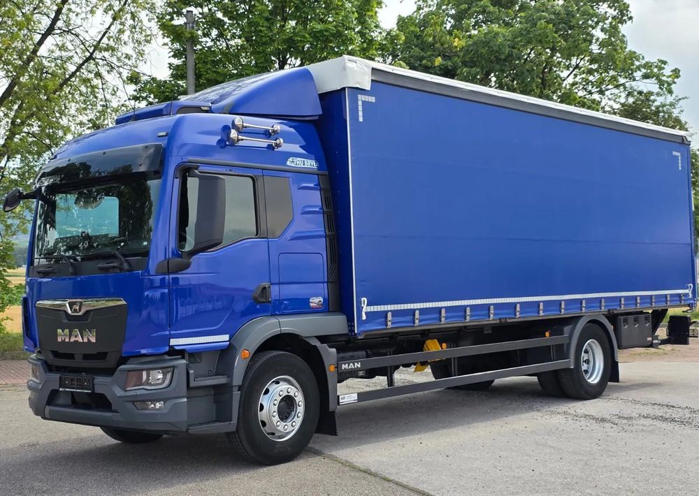 MAN TGM 18.320 / 18.290 / NOWY MODEL / E6 / 20PALET / 9200 ŁADOWNOŚĆ / SERWISOWANY / NISKI PRZEBIEG / WINDA / FIRANKA / SPROWADZONY / 2021 / NISKI PRZEBIEG /PIERWSZY WŁAŚCICIEL/ - Camião de lona: foto 2 MAN TGM 18.320 / 18.290 / NOWY MODEL / E6 / 20PALET / 9200 ŁADOWNOŚĆ / SERWISOWANY / NISKI PRZEBIEG / WINDA / FIRANKA / SPROWADZONY / 2021 / NISKI PRZEBIEG /PIERWSZY WŁAŚCICIEL/ - Camião de lona: foto 2