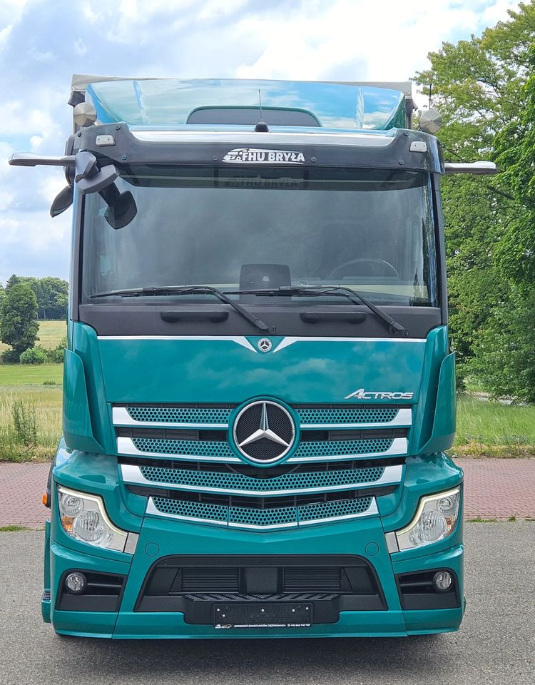 Mercedes-Benz ACTROS 1833 / BURTO-FIRANKA / WINDA / 18 PALET / 8600 ŁADOWNOŚĆ / AUTOMAT / DUŻY SILNIK / 10.2019 ROK / SYPIALKA / LEDY / KAMERY / VIRTUAL COCPIT/ JAK NOWY - Camião de lona: foto 3 Mercedes-Benz ACTROS 1833 / BURTO-FIRANKA / WINDA / 18 PALET / 8600 ŁADOWNOŚĆ / AUTOMAT / DUŻY SILNIK / 10.2019 ROK / SYPIALKA / LEDY / KAMERY / VIRTUAL COCPIT/ JAK NOWY - Camião de lona: foto 3