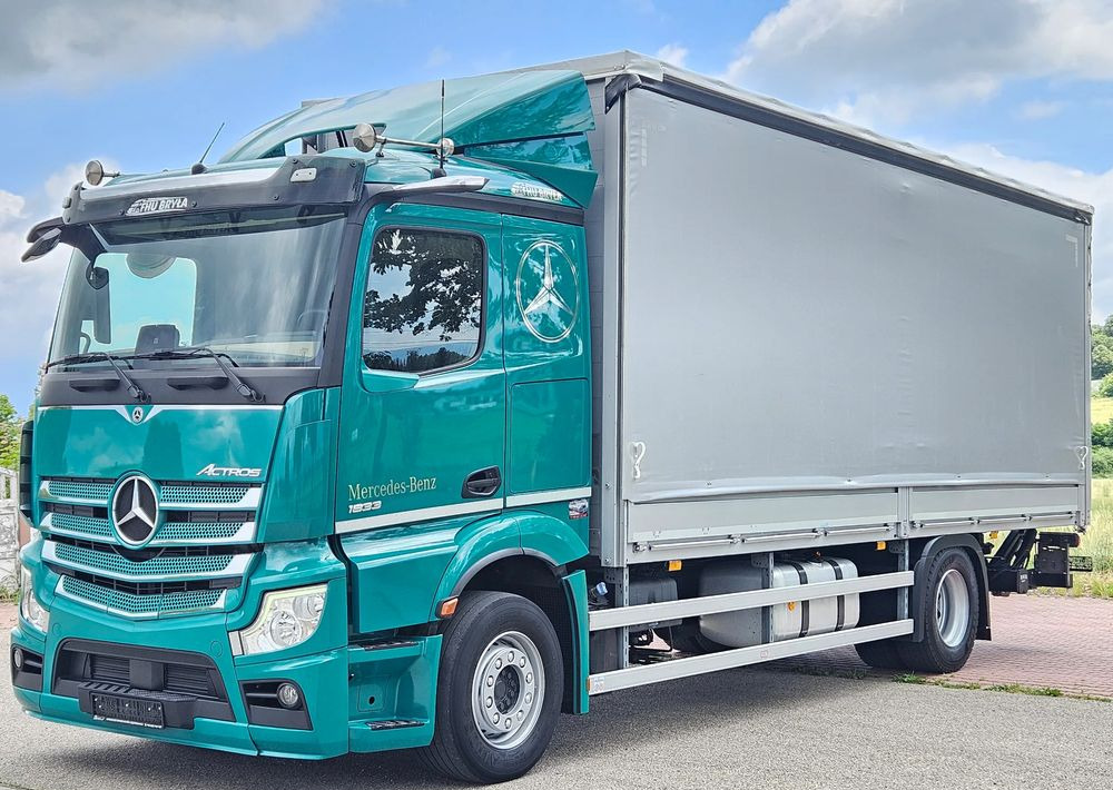 Mercedes-Benz ACTROS 1833 / BURTO-FIRANKA / WINDA / 18 PALET / 8600 ŁADOWNOŚĆ / AUTOMAT / DUŻY SILNIK / 10.2019 ROK / SYPIALKA / LEDY / KAMERY / VIRTUAL COCPIT/ JAK NOWY - Camião de lona: foto 1 Mercedes-Benz ACTROS 1833 / BURTO-FIRANKA / WINDA / 18 PALET / 8600 ŁADOWNOŚĆ / AUTOMAT / DUŻY SILNIK / 10.2019 ROK / SYPIALKA / LEDY / KAMERY / VIRTUAL COCPIT/ JAK NOWY - Camião de lona: foto 1