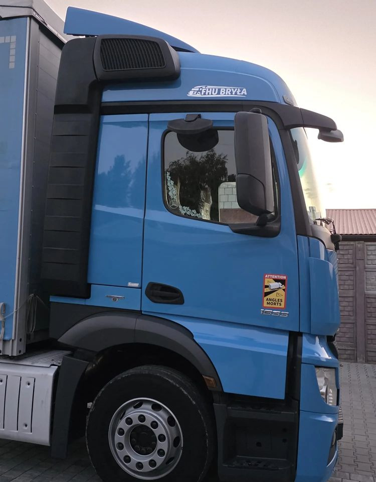 Mercedes-Benz ACTROS 1833 / FIRANKA/ WINDA / 22PALETY / 8760 ŁADOWNOŚĆ / AUTOMAT / DUŻY SILNIK / SYPIALKA / - Camião de lona: foto 4 Mercedes-Benz ACTROS 1833 / FIRANKA/ WINDA / 22PALETY / 8760 ŁADOWNOŚĆ / AUTOMAT / DUŻY SILNIK / SYPIALKA / - Camião de lona: foto 4