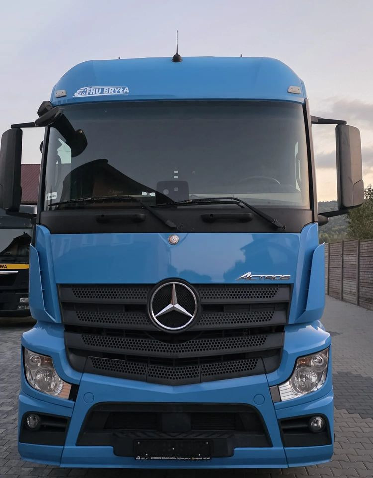 Mercedes-Benz ACTROS 1833 / FIRANKA/ WINDA / 22PALETY / 8760 ŁADOWNOŚĆ / AUTOMAT / DUŻY SILNIK / SYPIALKA / - Camião de lona: foto 3 Mercedes-Benz ACTROS 1833 / FIRANKA/ WINDA / 22PALETY / 8760 ŁADOWNOŚĆ / AUTOMAT / DUŻY SILNIK / SYPIALKA / - Camião de lona: foto 3