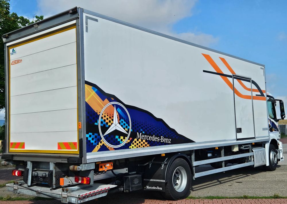 Mercedes-Benz ANTOS 1827/ACTROS/AXOR/CHŁODNIA/IZOTERMA/AGREGAT/WINDA/SUPER STAN/EURO6/SPROWADZONY - Camião frigorífico: foto 3 Mercedes-Benz ANTOS 1827/ACTROS/AXOR/CHŁODNIA/IZOTERMA/AGREGAT/WINDA/SUPER STAN/EURO6/SPROWADZONY - Camião frigorífico: foto 3