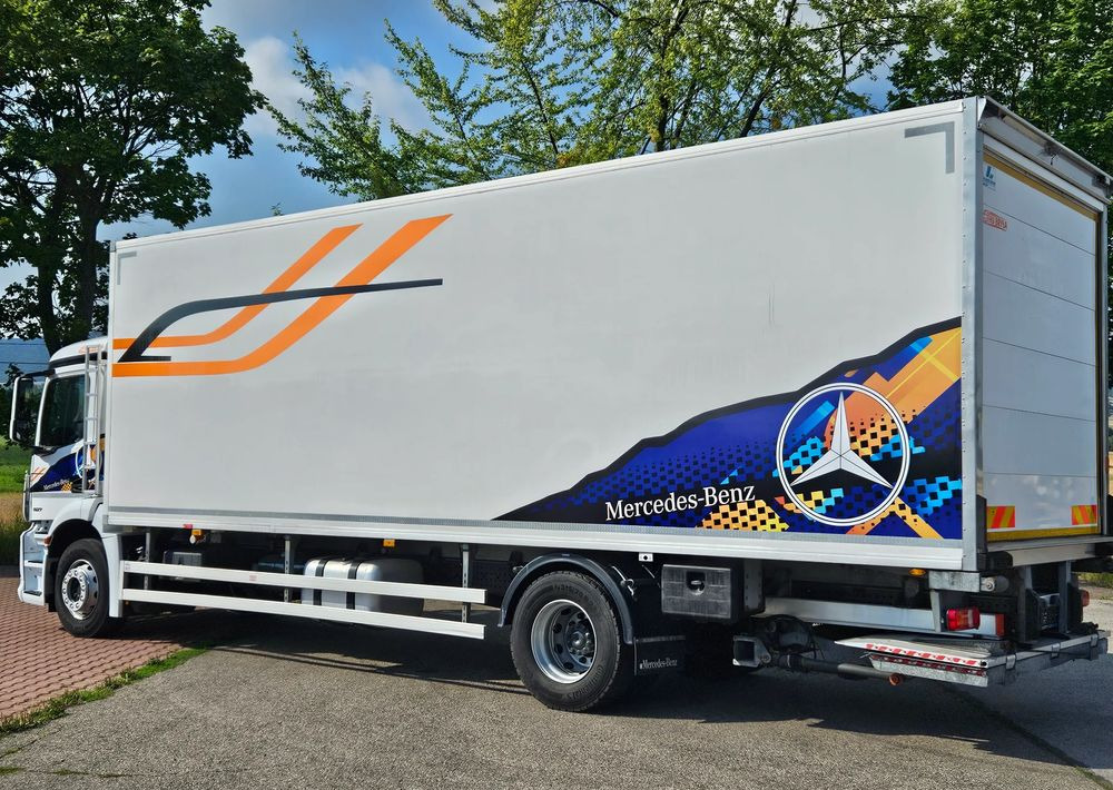Mercedes-Benz ANTOS 1827/ACTROS/AXOR/CHŁODNIA/IZOTERMA/AGREGAT/WINDA/SUPER STAN/EURO6/SPROWADZONY - Camião frigorífico: foto 4 Mercedes-Benz ANTOS 1827/ACTROS/AXOR/CHŁODNIA/IZOTERMA/AGREGAT/WINDA/SUPER STAN/EURO6/SPROWADZONY - Camião frigorífico: foto 4
