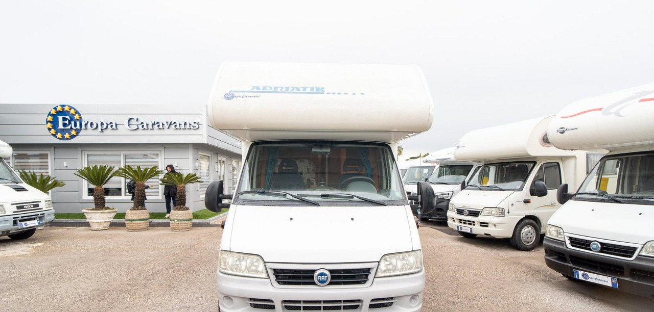 Adria adriatik coral 670 dk - Autocaravana capucine: foto 1 Adria adriatik coral 670 dk - Autocaravana capucine: foto 1
