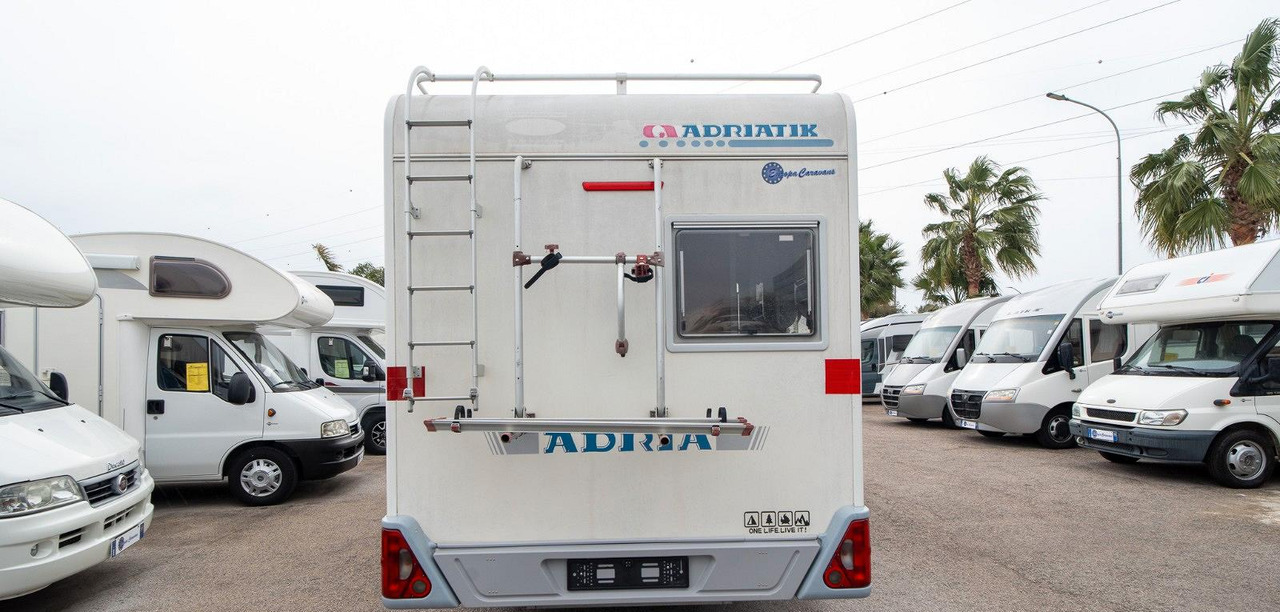 Adria adriatik coral 670 dk - Autocaravana capucine: foto 4 Adria adriatik coral 670 dk - Autocaravana capucine: foto 4