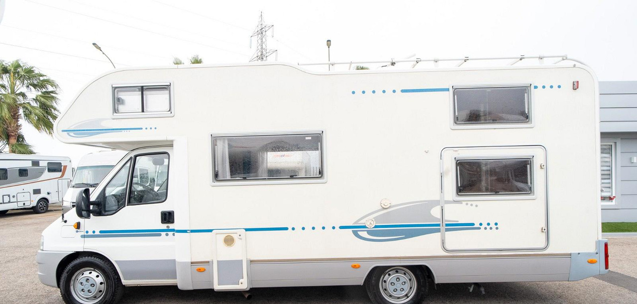 Adria adriatik coral 670 dk - Autocaravana capucine: foto 2 Adria adriatik coral 670 dk - Autocaravana capucine: foto 2