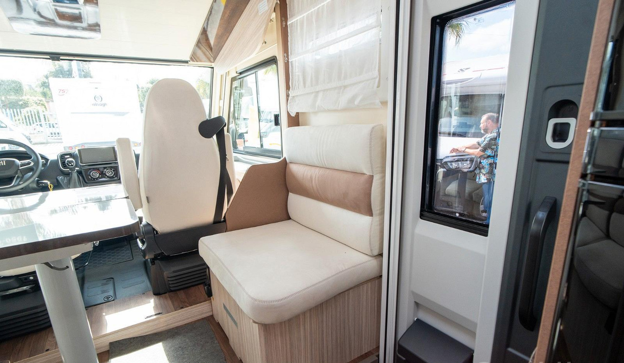 Autocaravana integral novo Elnagh magnum 582: foto 6
