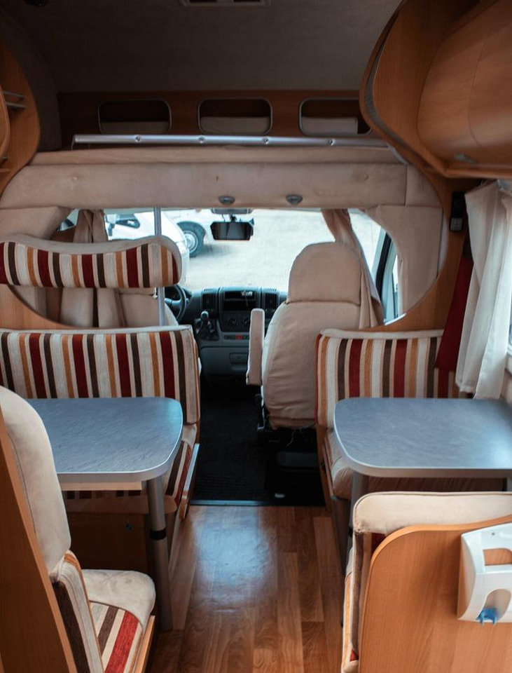 Elnagh prince 57 - Autocaravana capucine: foto 5 Elnagh prince 57 - Autocaravana capucine: foto 5