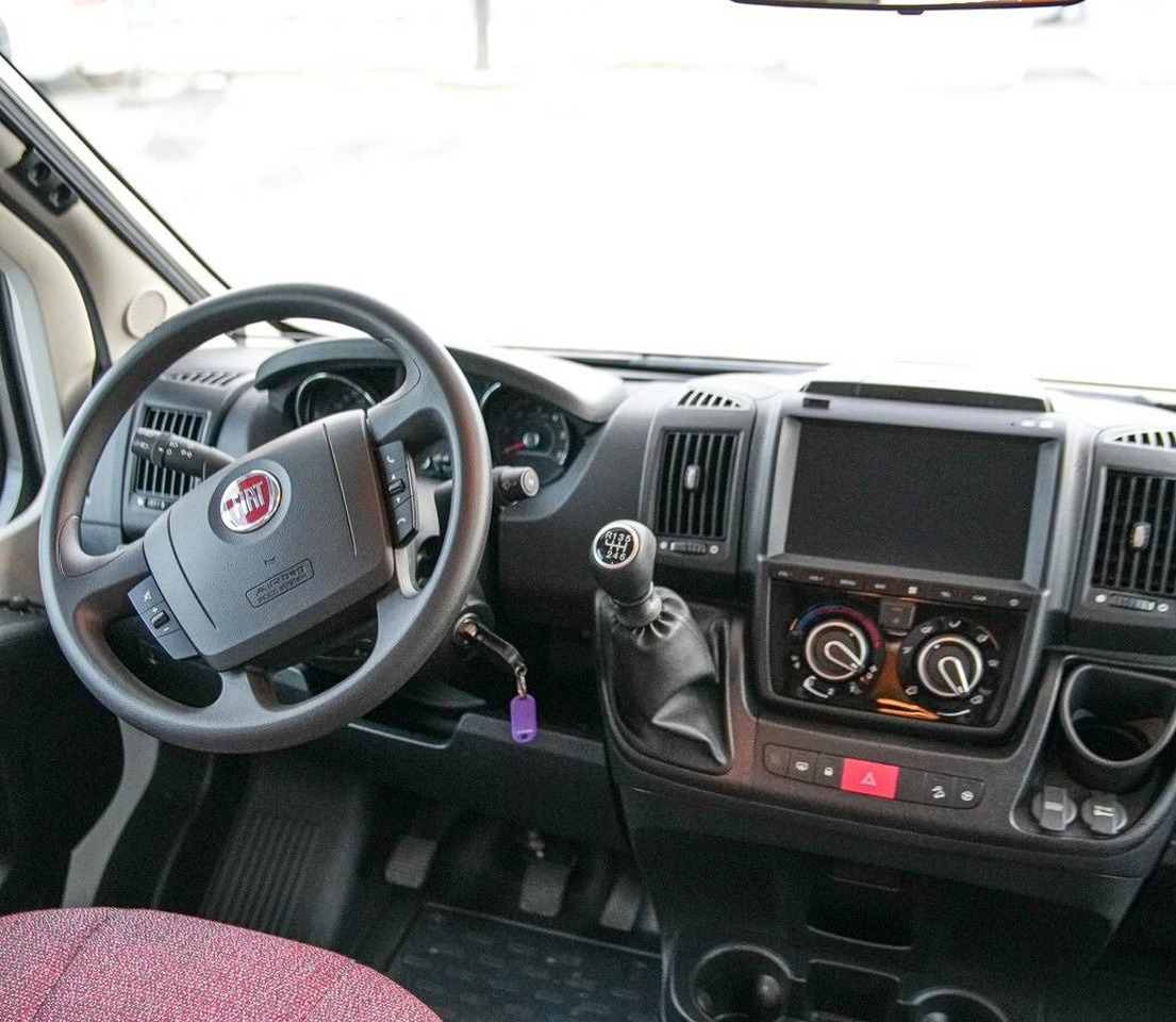 Knaus LIVE TRAVELLER 600 - Autocaravana capucine: foto 5 Knaus LIVE TRAVELLER 600 - Autocaravana capucine: foto 5