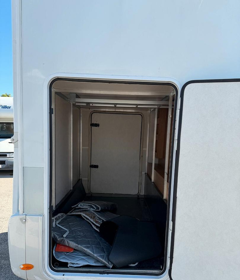 Locação financeira de  Rimor SUPERBRIG 677 TC Rimor SUPERBRIG 677 TC: foto 6