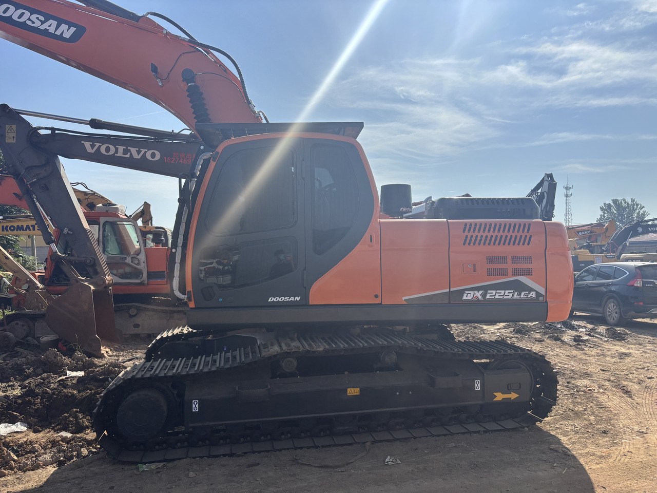 DOOSAN Korea imports doosan DX225 - Escavadora de rastos: foto 1 DOOSAN Korea imports doosan DX225 - Escavadora de rastos: foto 1