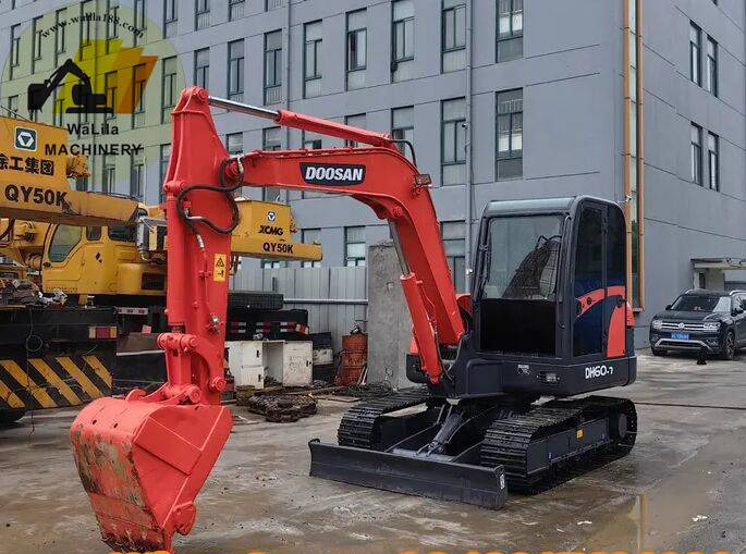 Doosan DH 60-7 - Mini escavadeira: foto 1 Doosan DH 60-7 - Mini escavadeira: foto 1