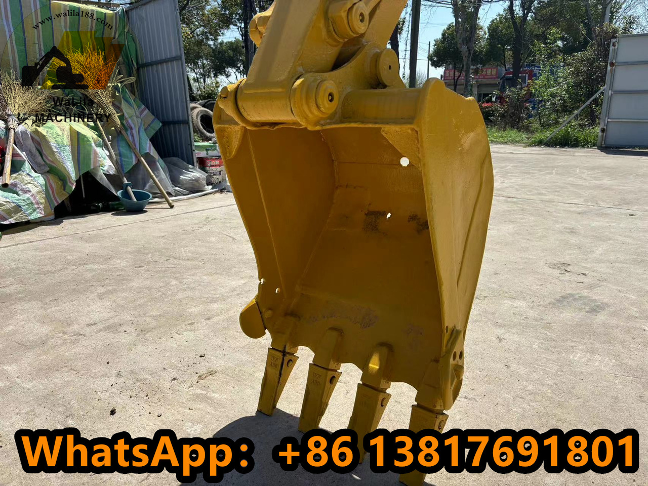 KOMATSU PC35MR - Mini escavadeira: foto 4 KOMATSU PC35MR - Mini escavadeira: foto 4