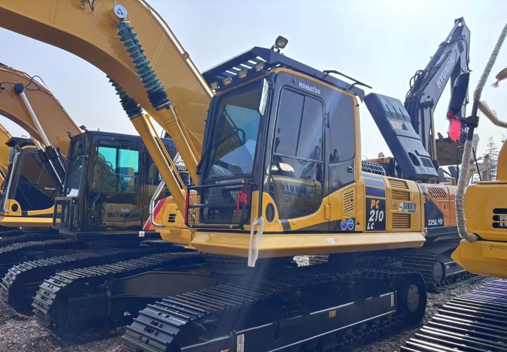 Komatsu PC 210 LC-8 - Escavadora de rastos: foto 1 Komatsu PC 210 LC-8 - Escavadora de rastos: foto 1