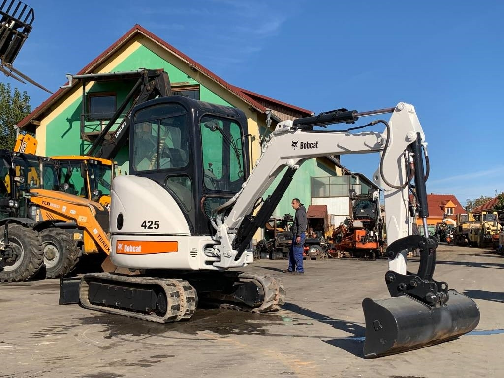 Bobcat 425 - Mini escavadeira: foto 1 Bobcat 425 - Mini escavadeira: foto 1