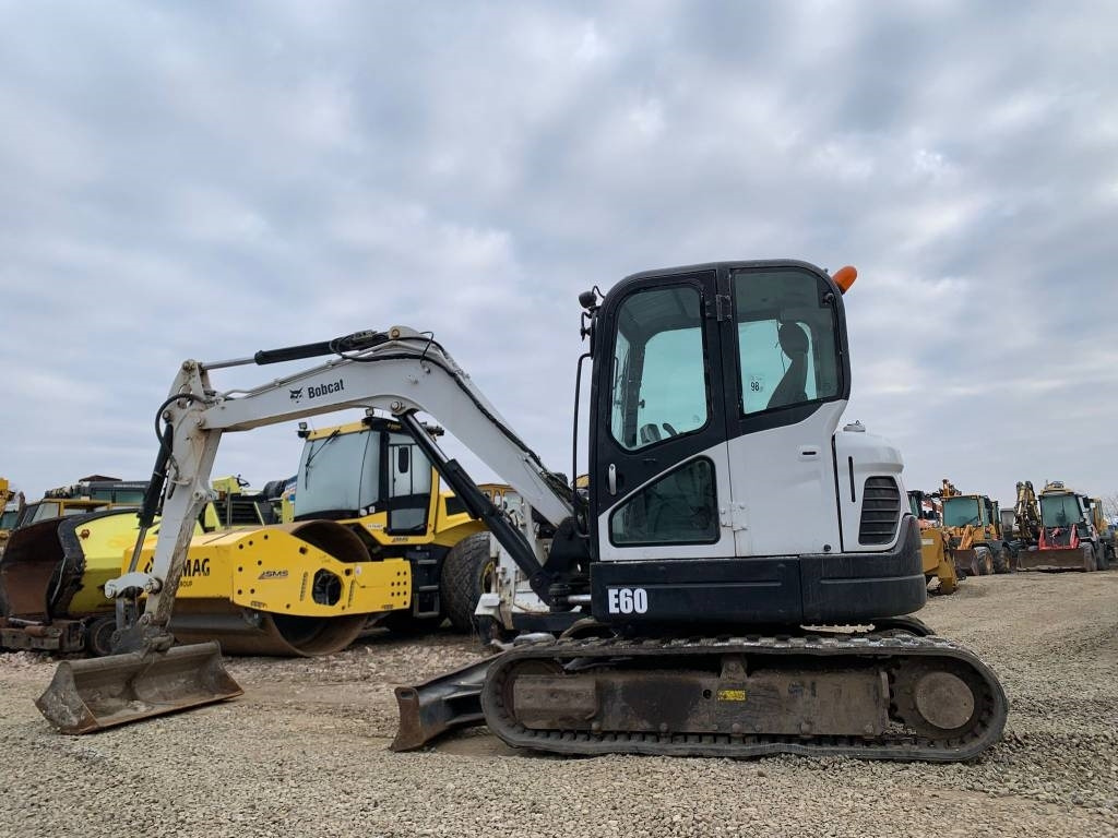 Bobcat E 60 - Mini escavadeira: foto 2 Bobcat E 60 - Mini escavadeira: foto 2