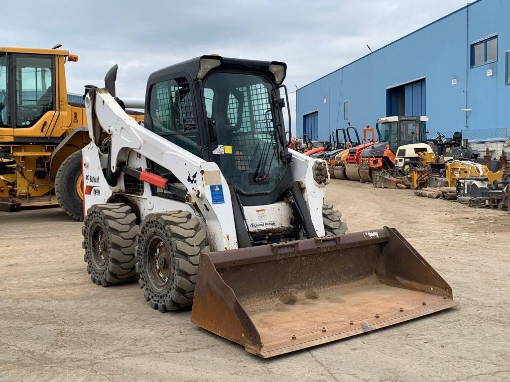 Mini pá carregadora Bobcat S 740: foto 6 Mini pá carregadora Bobcat S 740: foto 6