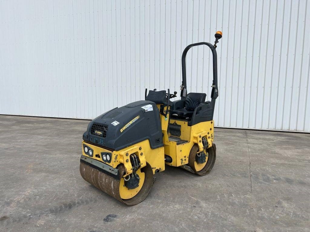 Bomag BW 100 AD M-5 - Compactador de asfalto: foto 1 Bomag BW 100 AD M-5 - Compactador de asfalto: foto 1