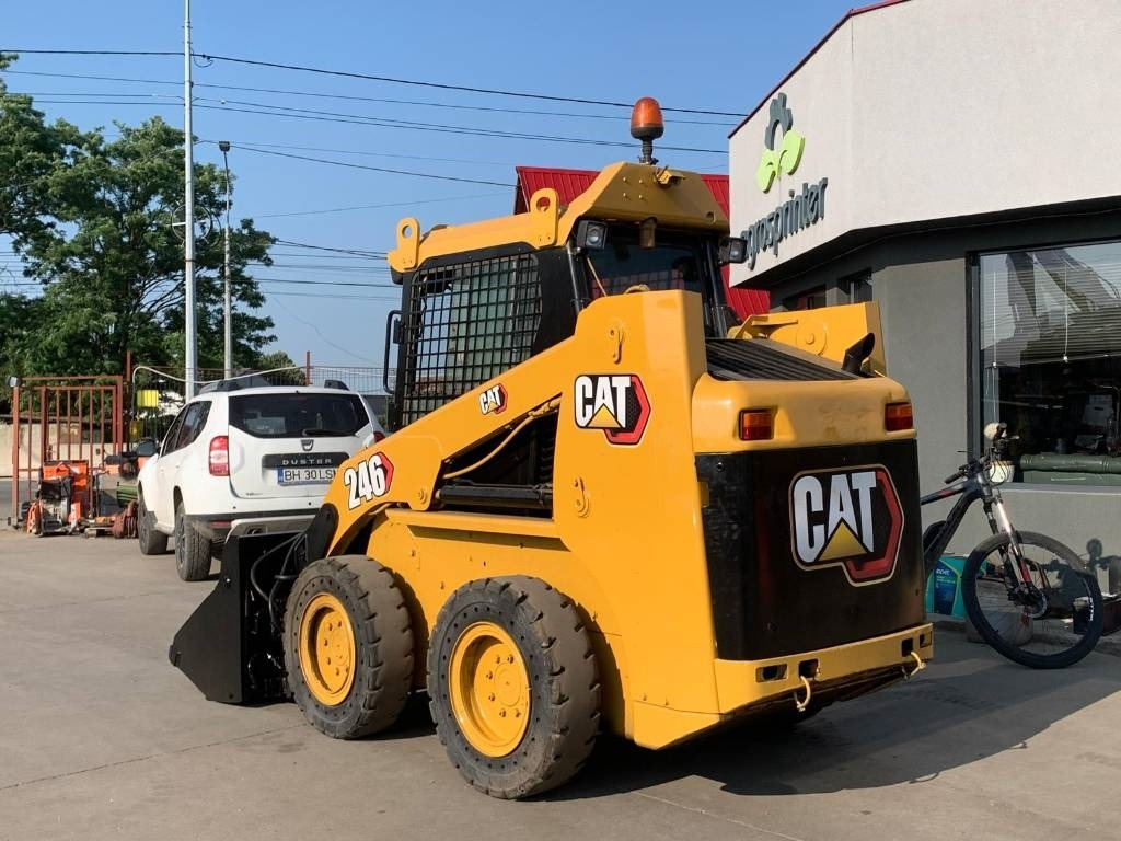 CAT 246 - Mini pá carregadora: foto 3 CAT 246 - Mini pá carregadora: foto 3