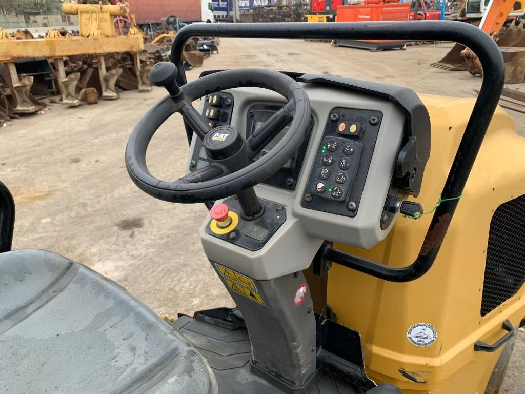 Compactador de asfalto CAT CB 22B: foto 8