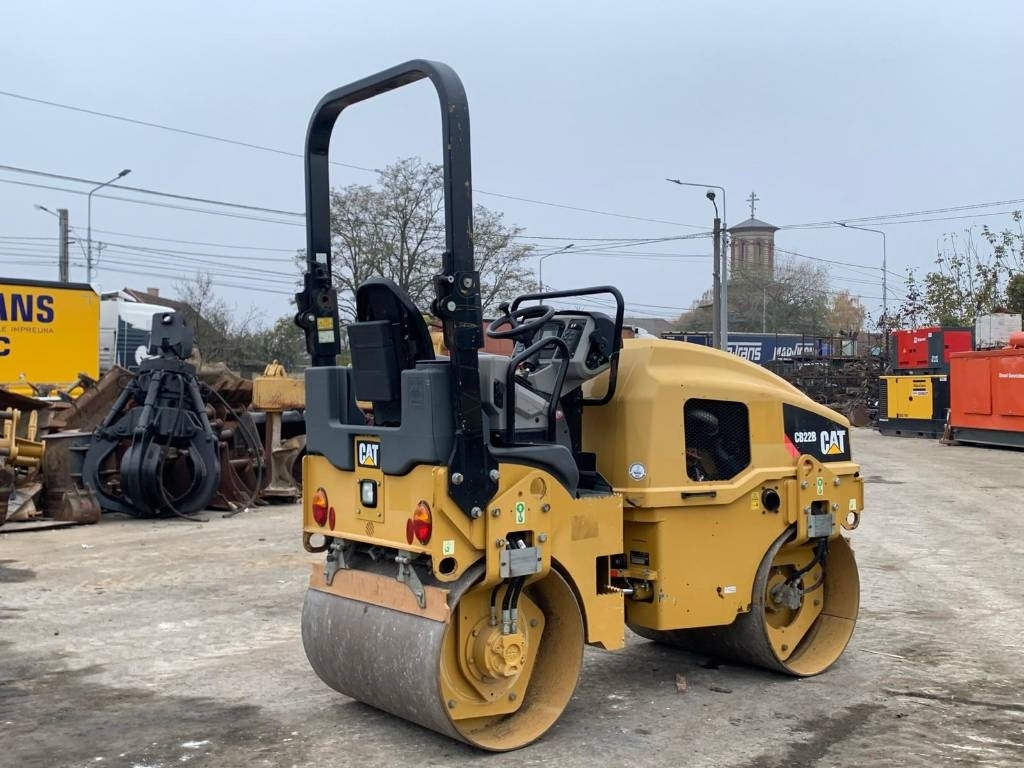 Compactador de asfalto CAT CB 22B: foto 6