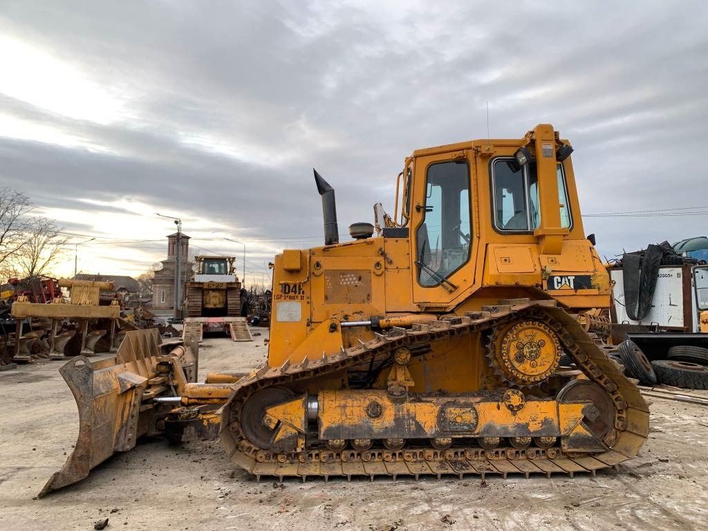 CAT D 4 H LGP II - Buldôzer: foto 2 CAT D 4 H LGP II - Buldôzer: foto 2