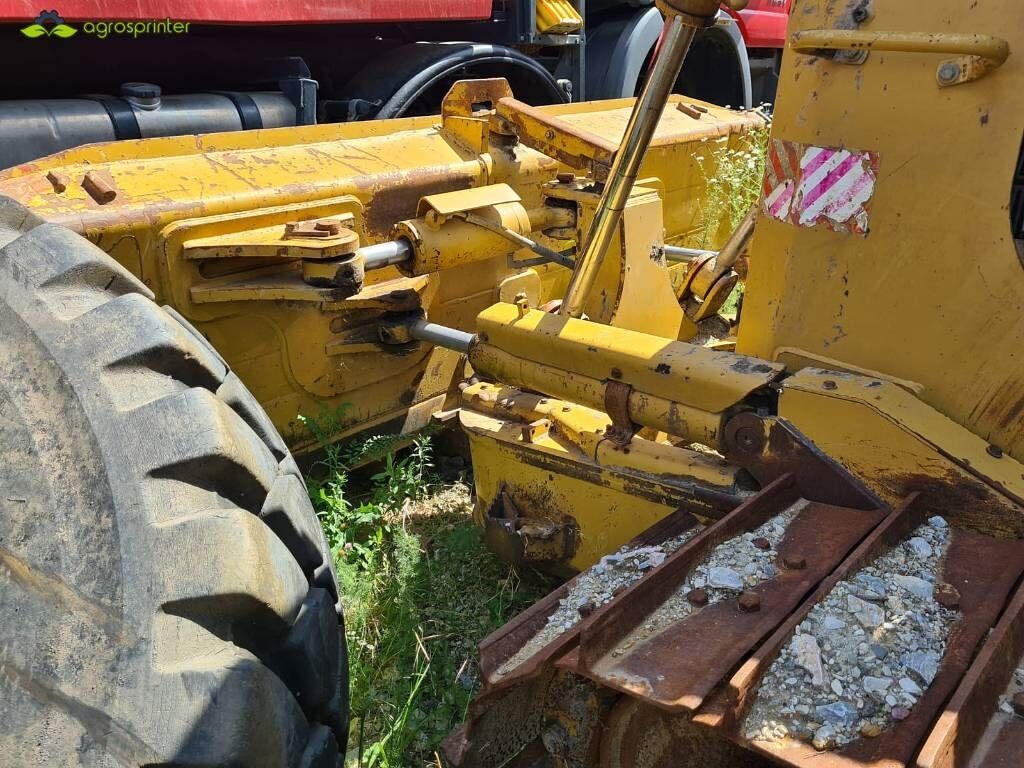 CAT D 6 R XL CAT D 6 R XL - Buldôzer: foto 3 CAT D 6 R XL CAT D 6 R XL - Buldôzer: foto 3