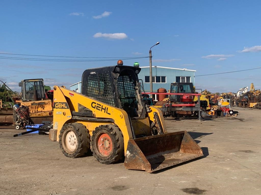 Gehl R 220 - Mini pá carregadora: foto 4 Gehl R 220 - Mini pá carregadora: foto 4